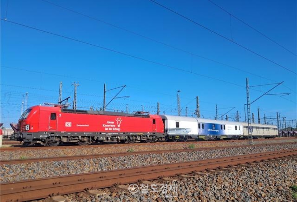 KRRI 개발기술을 탑재한 독일 DZSF의 시험차량(Messwagen) 모습. / 사진=철도연