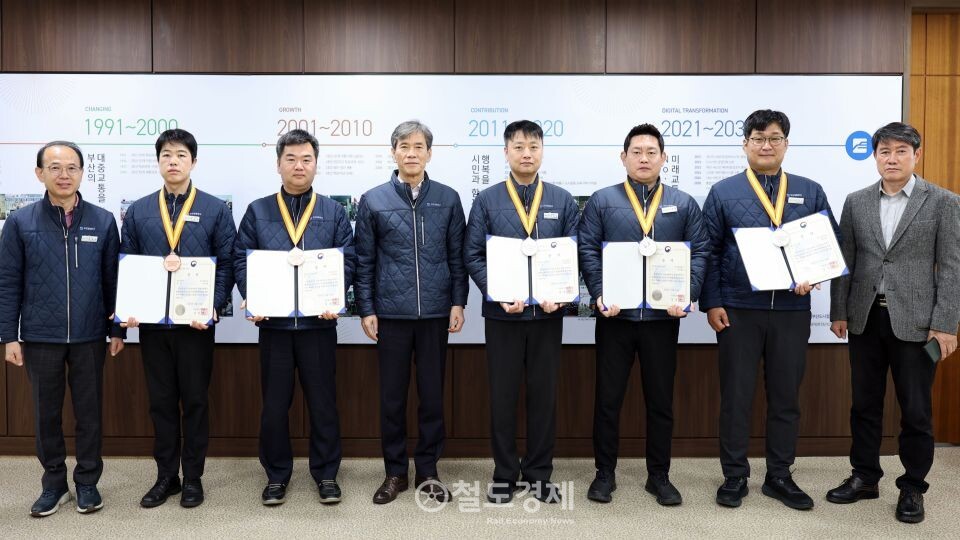 부산교통공사가 지난 8월 열린 '2025년 국가품질혁신경진대회'에서 은상 3점과 동상 2점을 받아 7년 연속 대통령상을 수상했다. / 사진=부산교통공사