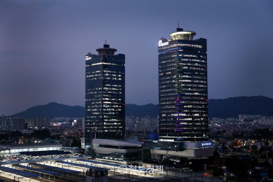 국가철도공단은 내부통제 수준 진단·점검과 회계 실무 역량 강화를 위한 외부 전문가 교육을 실시했다. 공단 본사 전경. / 사진=국가철도공단