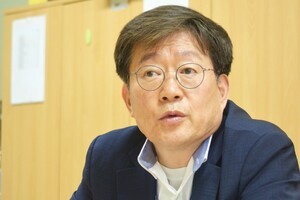 KTX 400km/h 시대 연다! 엄기영 철도연 수석연구원, 과학기술포장 수상하며 기술 개발 선도